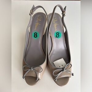 NWT COLE HAAN Women Leather Patent Heels Shoes, Gray-Brown, Size 8, with defects